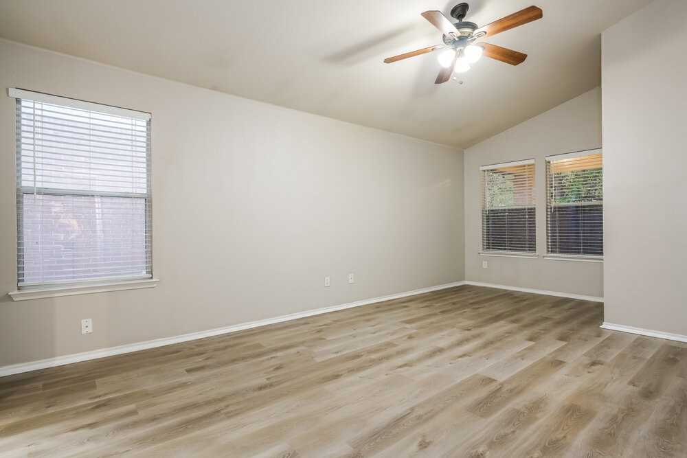 1208 Kielder Cir - Photo 5 of 16