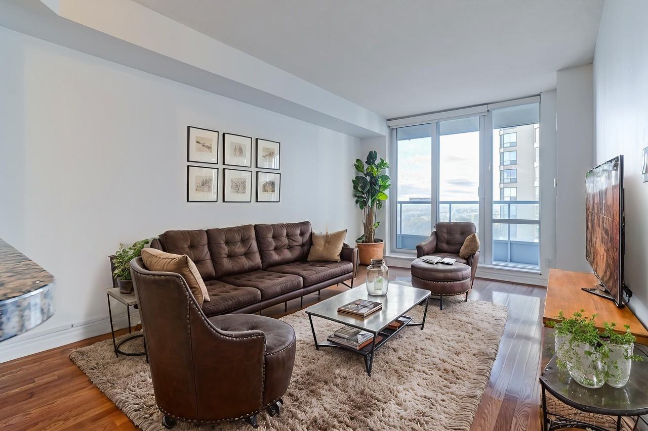 33 Elm Drive West #1604 - Photo 3 of 11