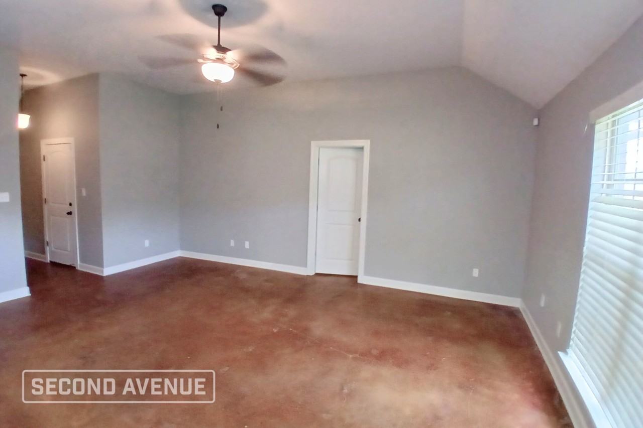 8928 Smith Ranch Dr - Photo 2 of 13