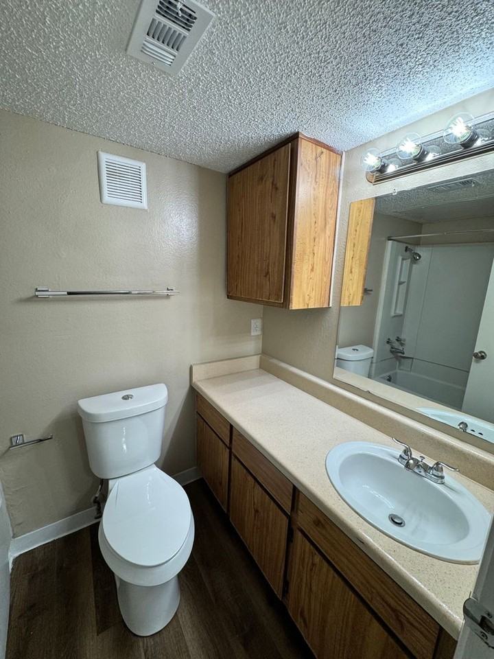 Creekwood Village - Photo 6 of 38