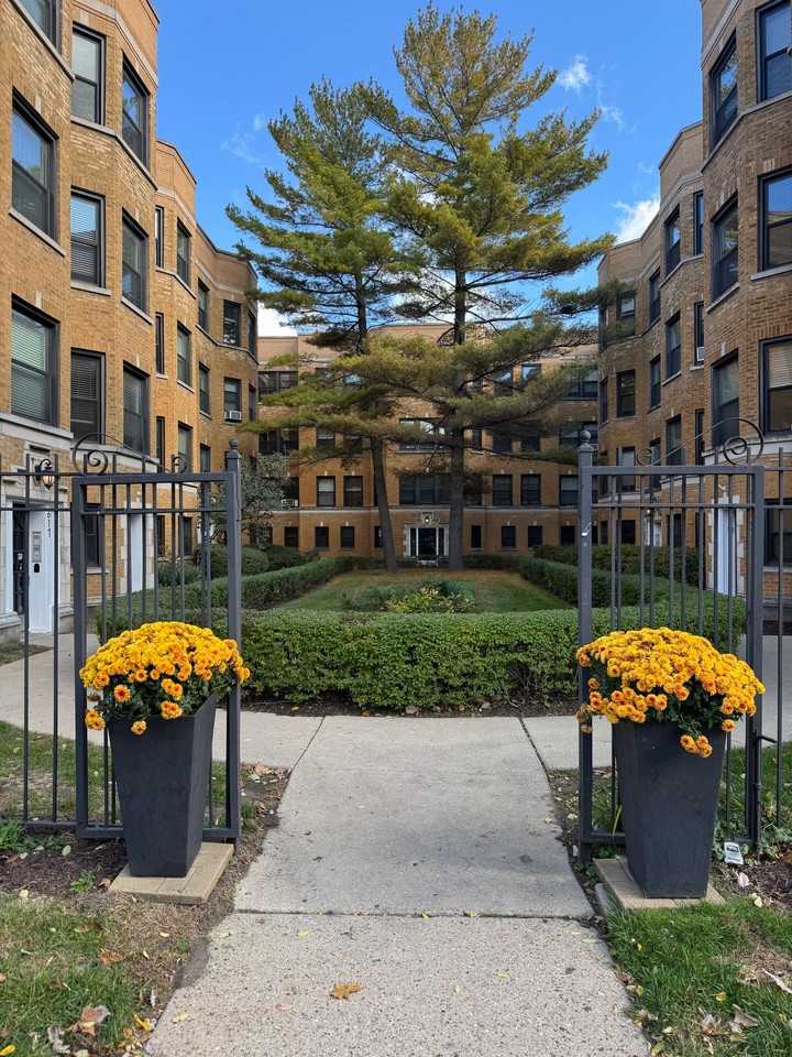 Renovated Units Blocks From The Lake and Downtown Evanston! - Photo 3 of 14