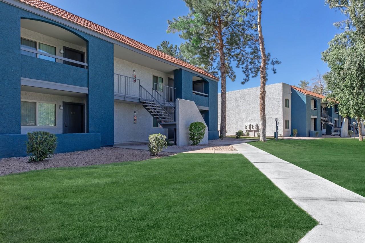 Gilbert Greens - Photo 3 of 50