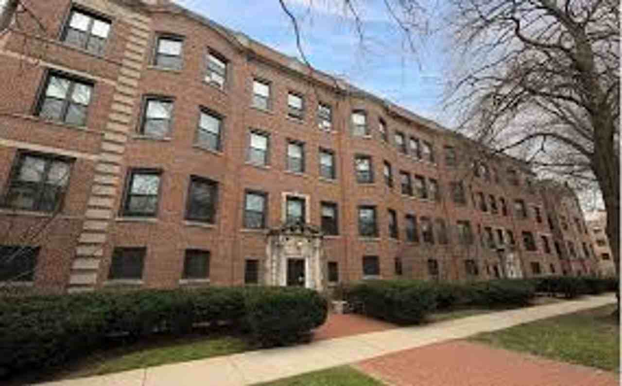 Updated Apartments Located at 800 Michigan - Photo 3 of 36