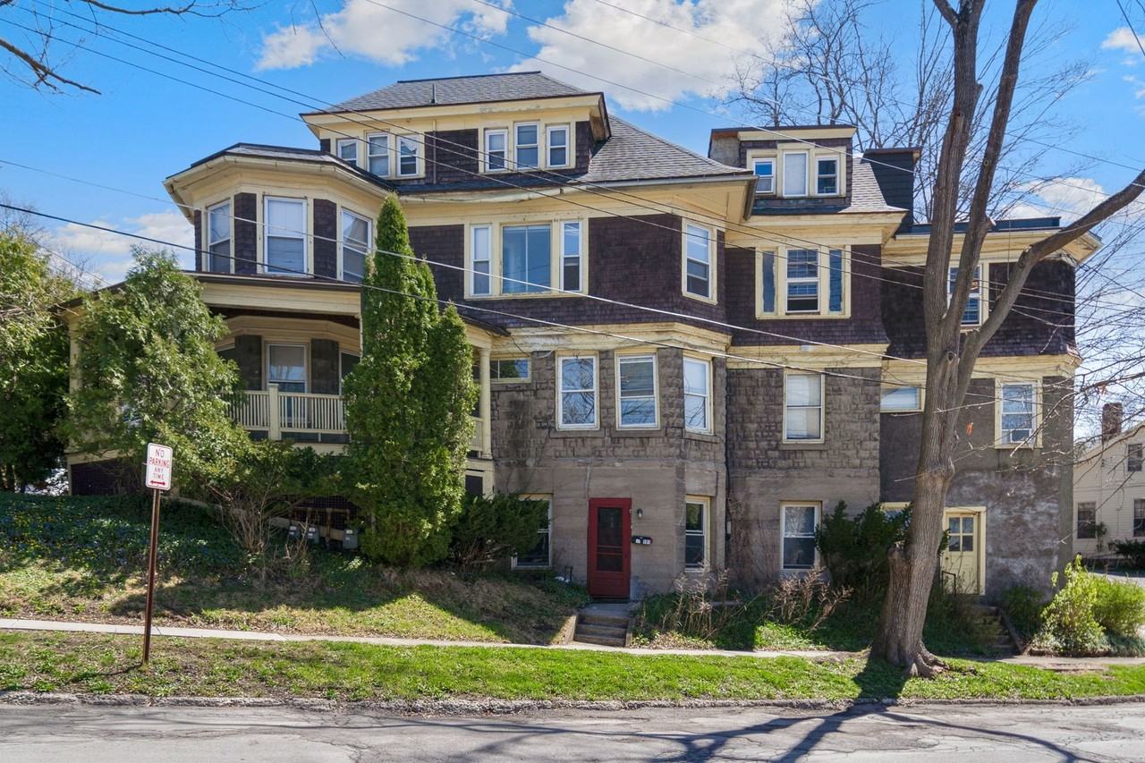 609 E State St - Photo 3 of 50