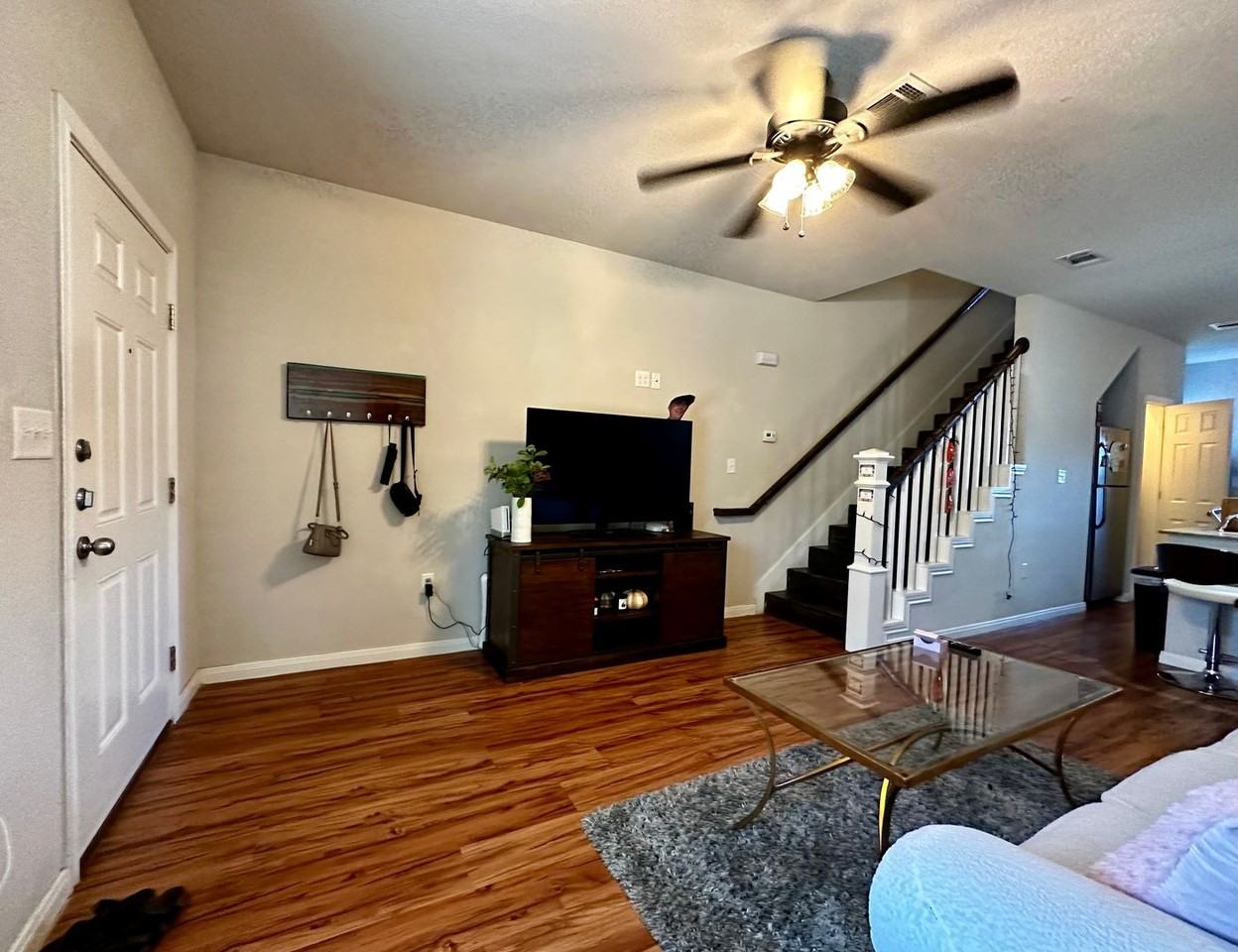 Colorful Modern 2 - Photo 2 of 39