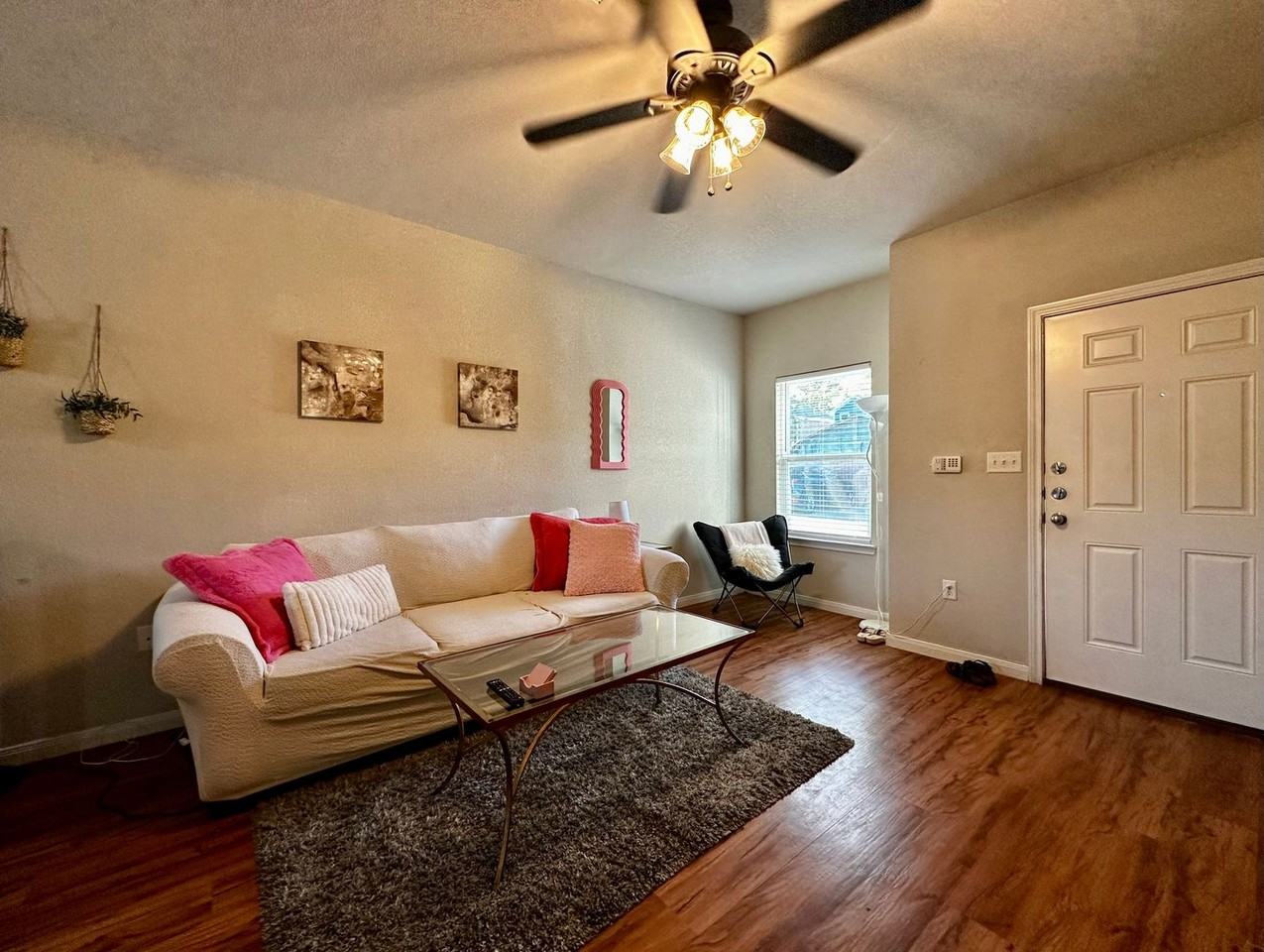 Colorful Modern 2 - Photo 3 of 39