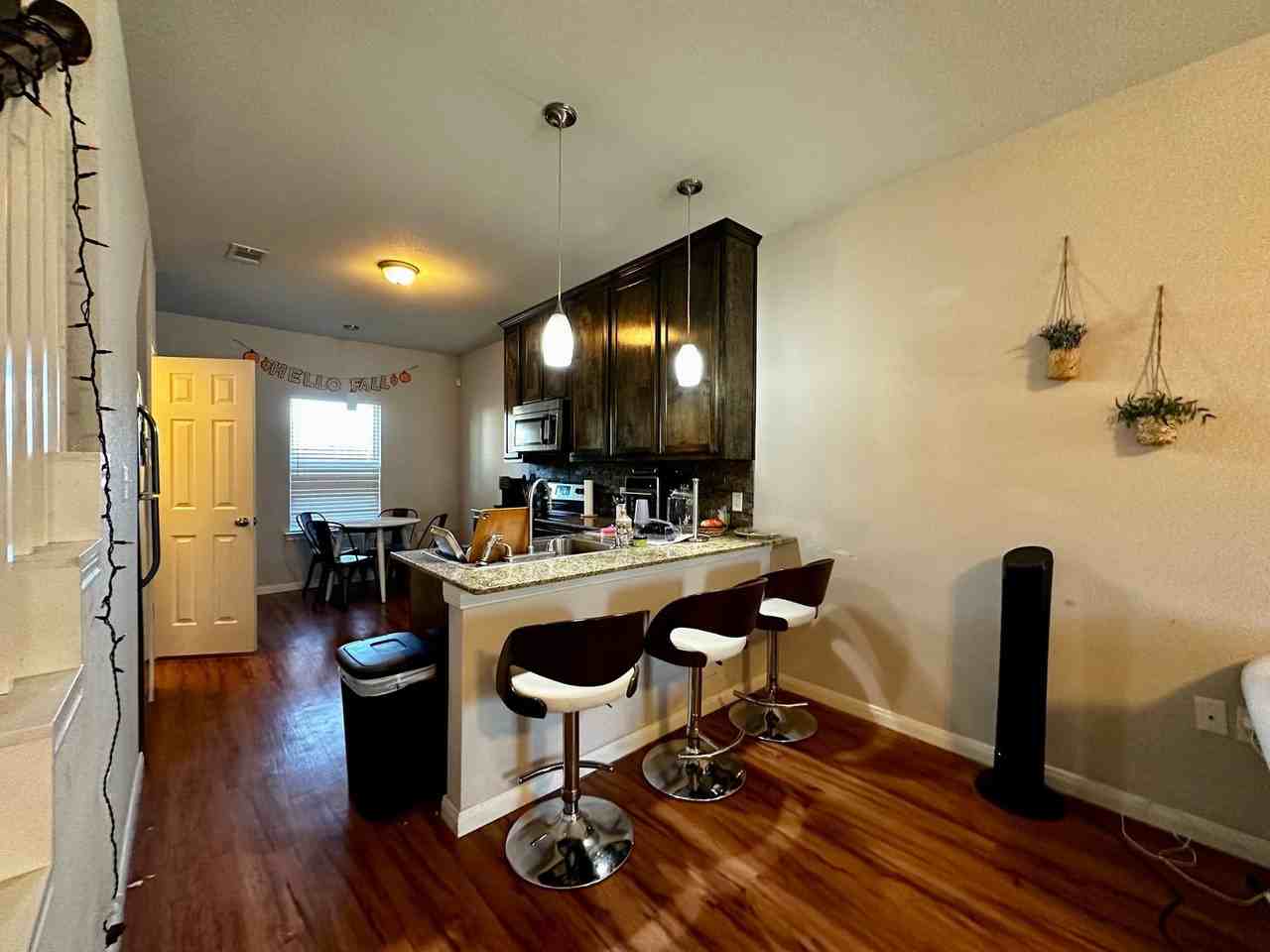 Colorful Modern 2 - Photo 4 of 39