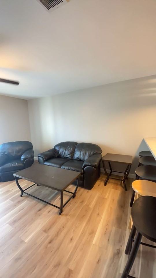 1342 Hunters Rd Apt F - Photo 3 of 30