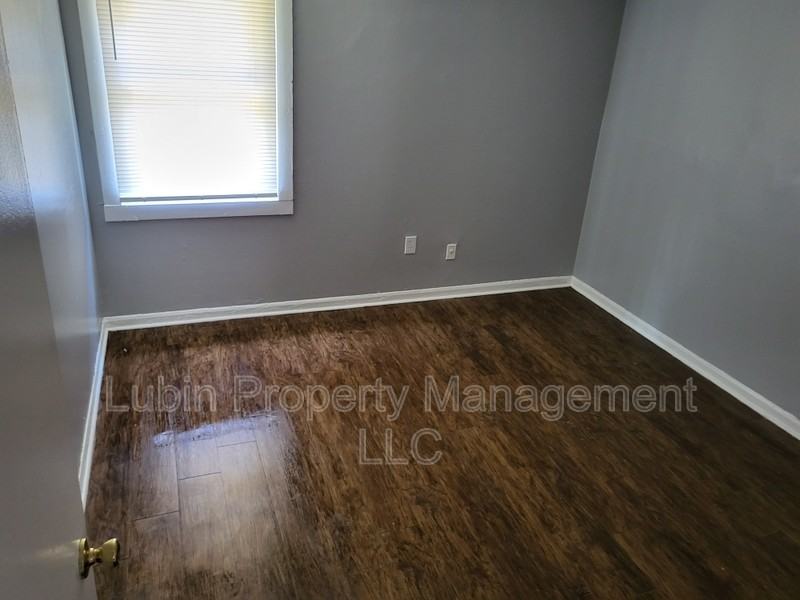 2437 Chattering Ln - Photo 2 of 4