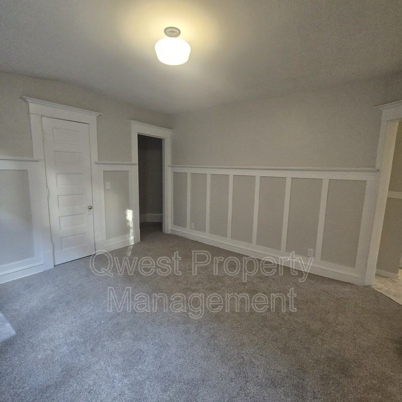 424 Lafayette Ave Se #1-2 - Photo 6 of 9