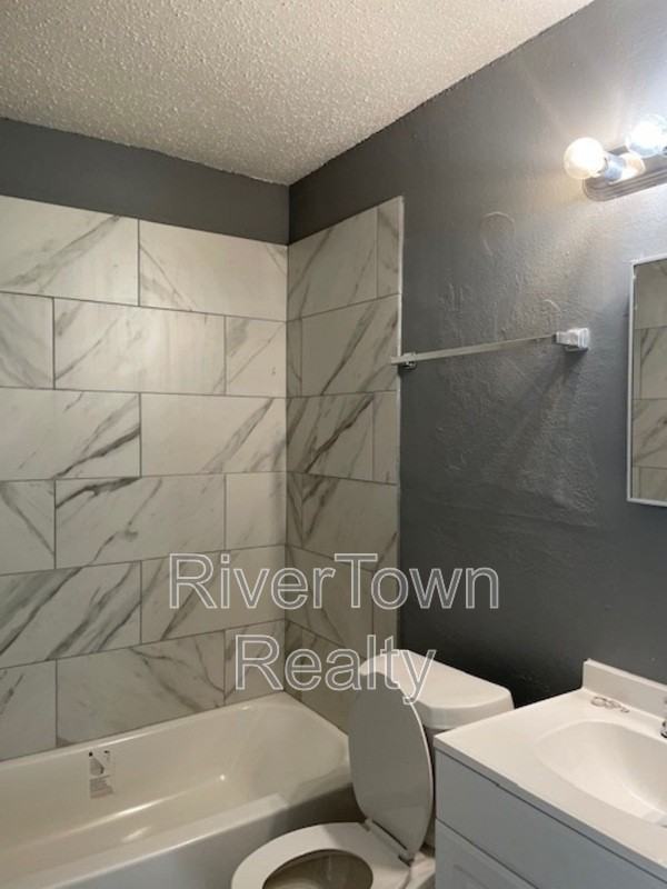 3755 Fairmont Ave - Photo 3 of 9