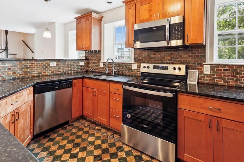 345 E 28th St - Photo 3 of 21