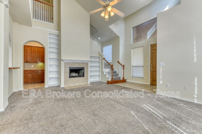 22209 Sausalito Ct - Photo 5 of 23