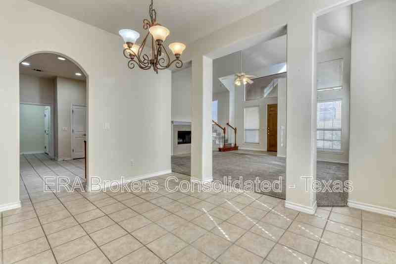 22209 Sausalito Ct - Photo 7 of 23