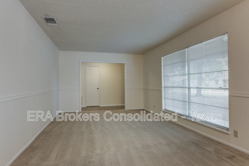 641 Richfield Dr - Photo 6 of 31