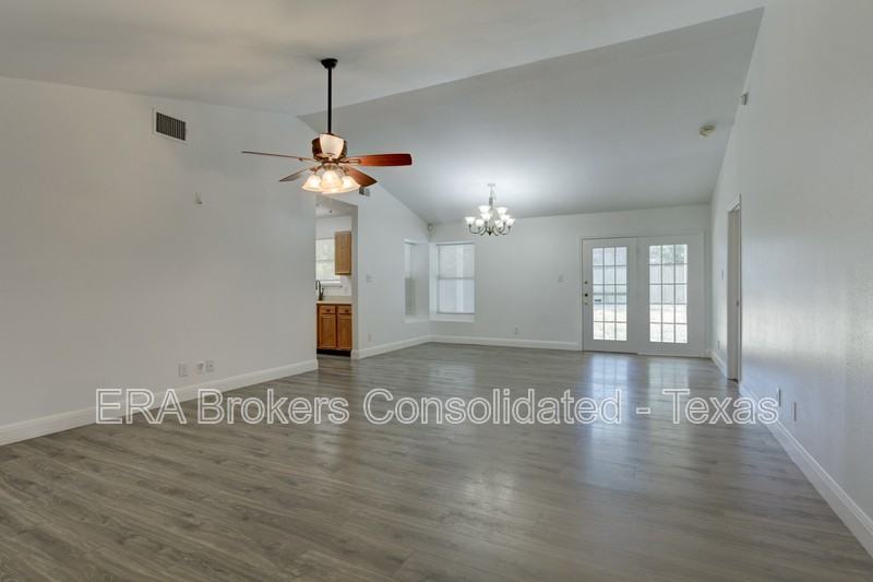 514 Freiling - Photo 7 of 22