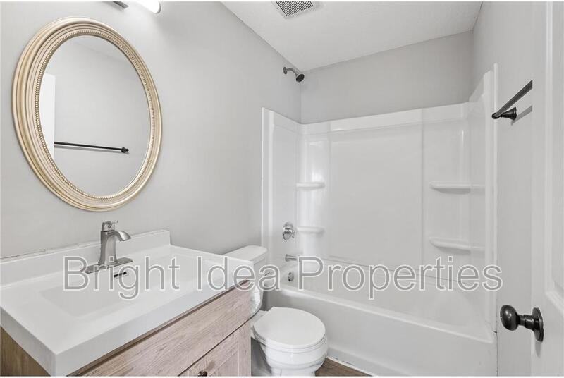 1051 Arkwright St - Photo 7 of 14