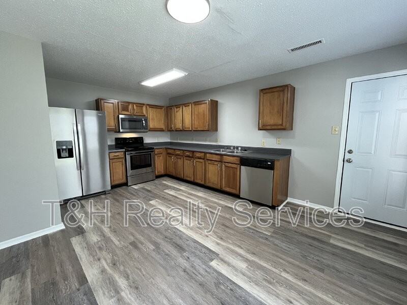 12657 Republic Drive - Photo 7 of 22