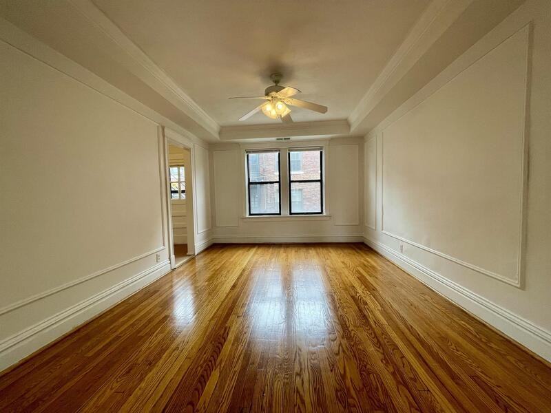 6323 S Rosebury Ave - Photo 7 of 39