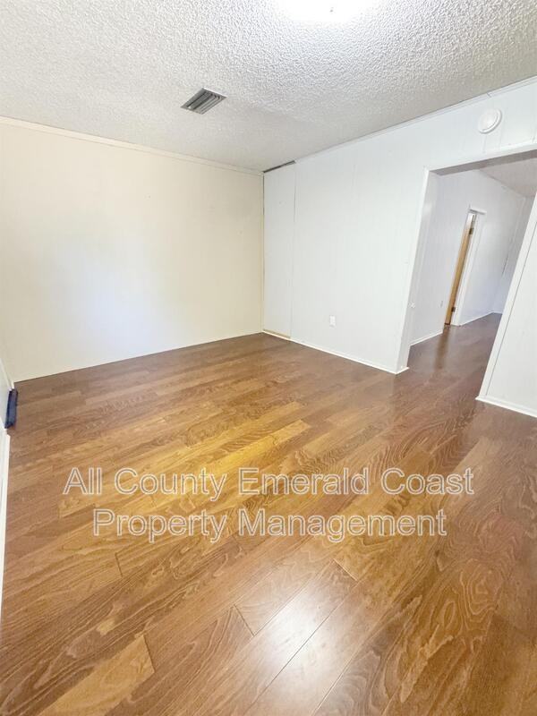 101 Elm Ave Se - Photo 7 of 50