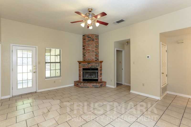 800 Silver Creek Dr - Photo 7 of 31