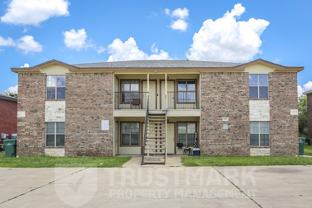 411 Brittney Way Apt D #D - Photo 1 of 1