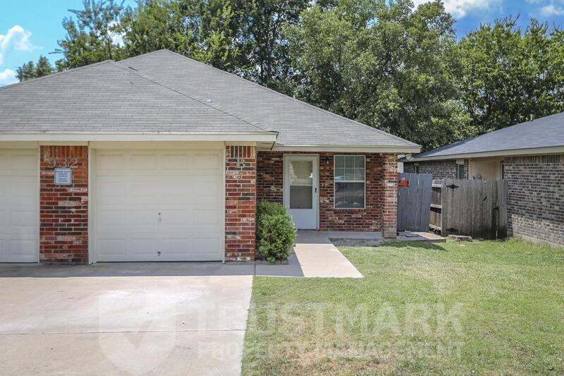 932 Maplewood St Unit B #B - Photo 2 of 25