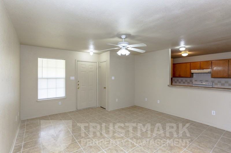 932 Maplewood St Unit B #B - Photo 4 of 25