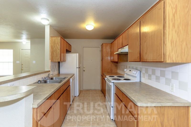 932 Maplewood St Unit B #B - Photo 7 of 25