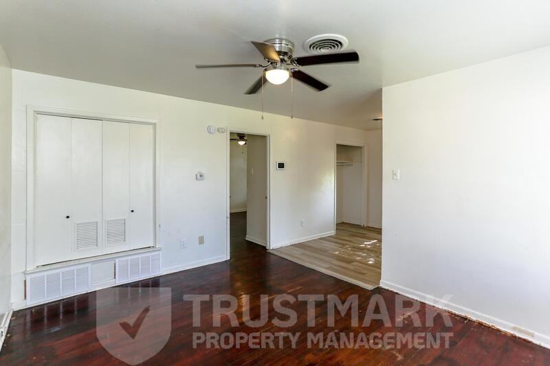 507 Adams Ave #A - Photo 3 of 17