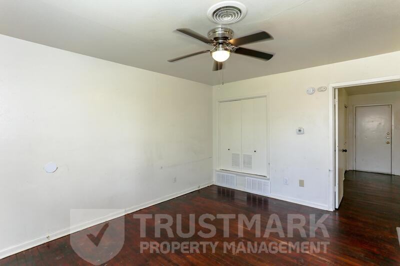 507 Adams Ave #A - Photo 4 of 17