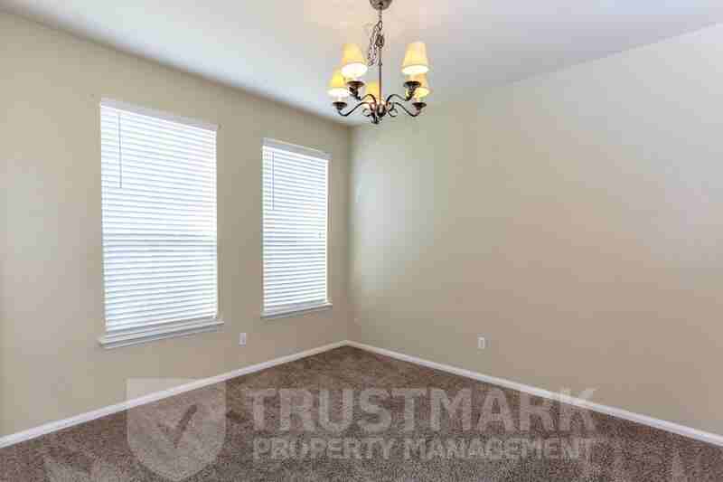 212 Crowfoot Dr - Photo 4 of 35