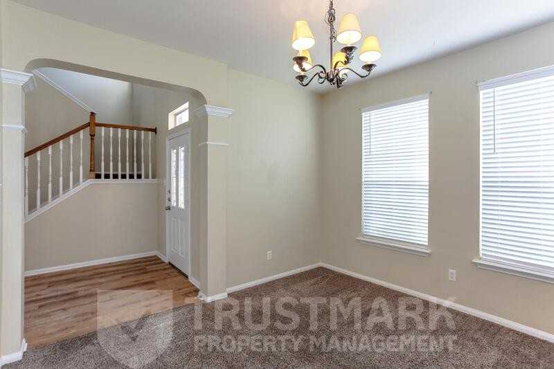 212 Crowfoot Dr - Photo 5 of 35