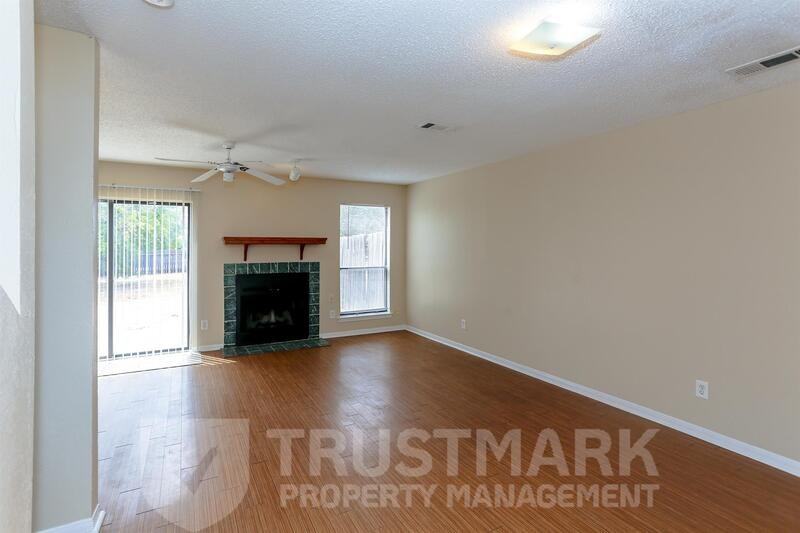 4506A Lago Cir #A - Photo 3 of 24