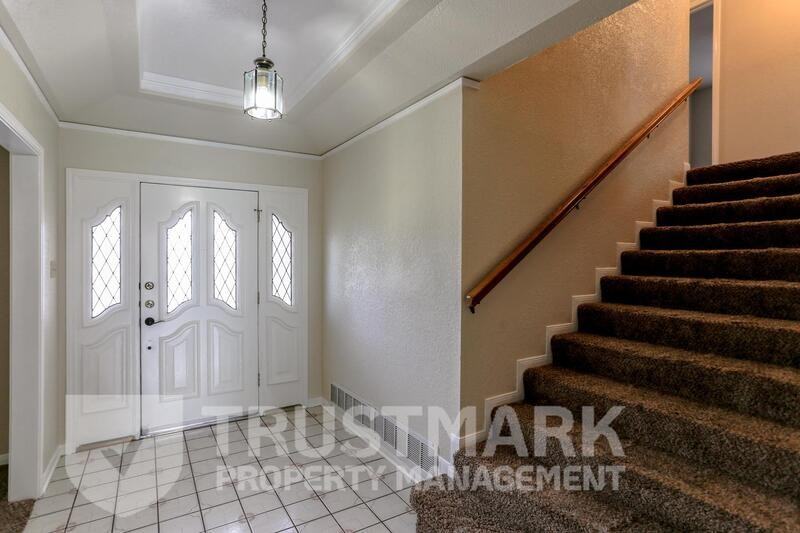 1905 Elk Trail - Photo 4 of 33