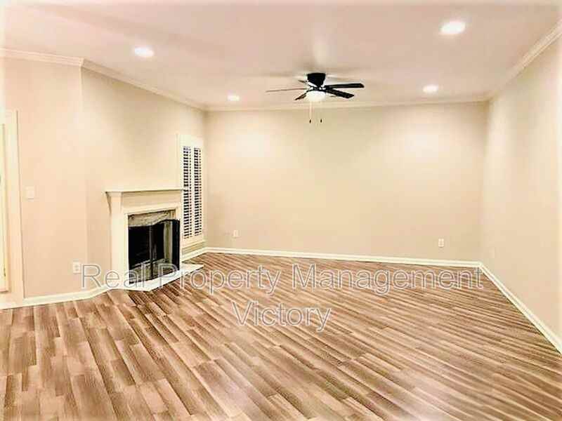 1199 Berwick Rd - Photo 3 of 15