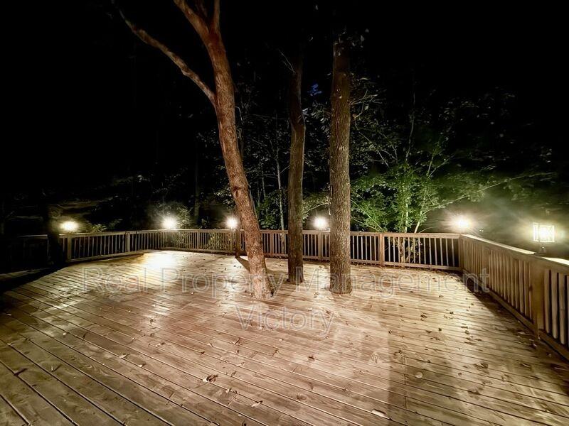 1199 Berwick Rd - Photo 4 of 15