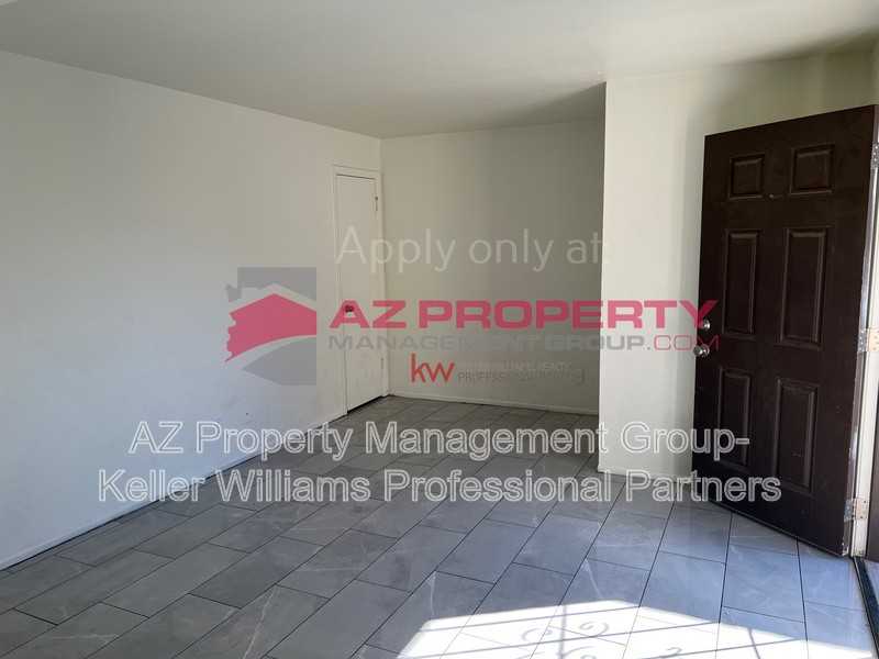 207 S 3rd St - Photo 4 of 8