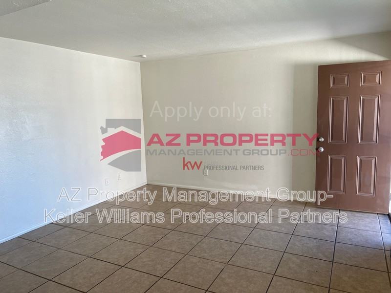 207 S 3rd St - Photo 4 of 7