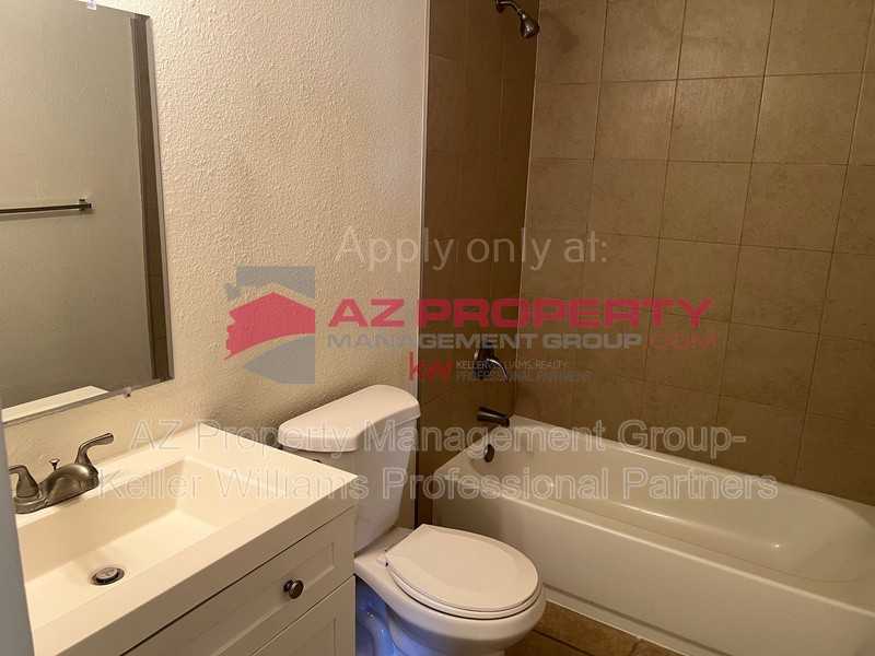 207 S 3rd St - Photo 6 of 7