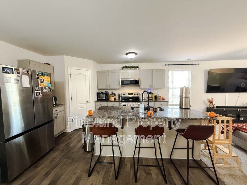 245 Desert Orchid Circle - Photo 6 of 23