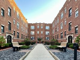 featured image of 951 W Cornelia Ave #3A
