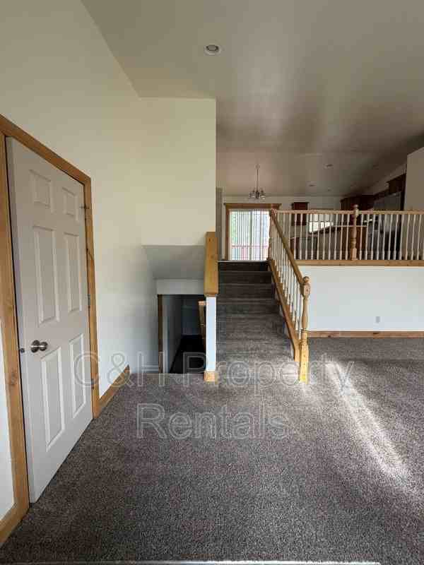 5421 Spring Stone Ave - Photo 5 of 26
