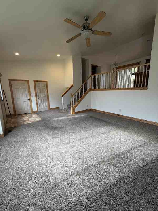 5421 Spring Stone Ave - Photo 6 of 26