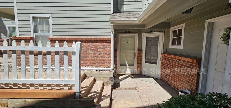 2039 Palm Dr - Photo 3 of 20