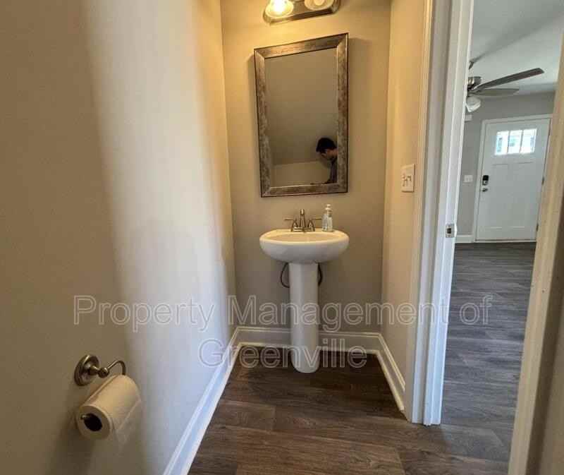 121 Rubin Ave - Photo 2 of 11