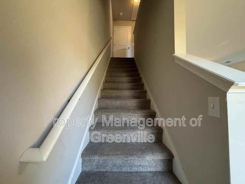 121 Rubin Ave - Photo 3 of 11