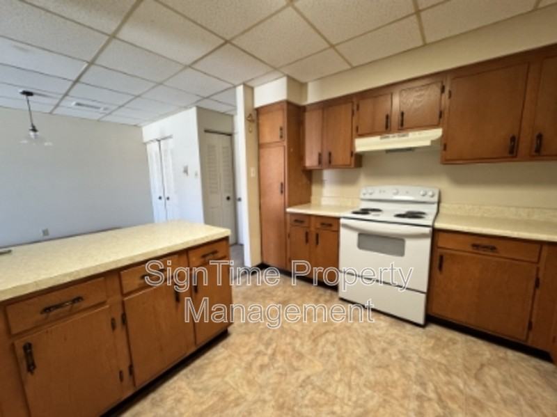 115 Jonathan St #303 - Photo 2 of 9