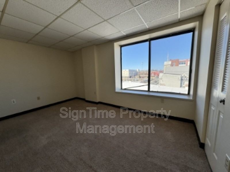 115 Jonathan St #303 - Photo 3 of 9