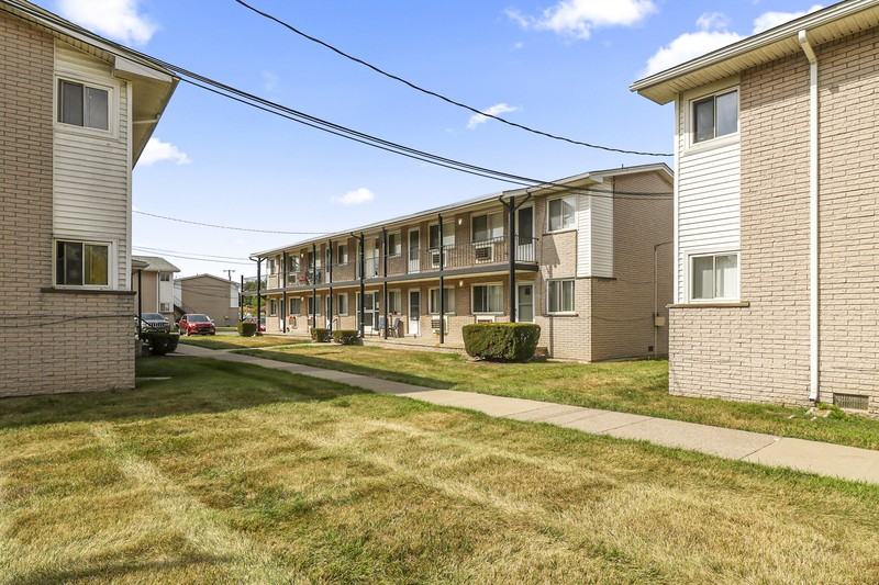 700 Harrison Blvd - Photo 4 of 36